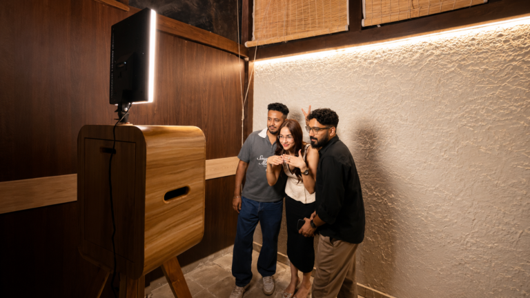 Photo Booth for Birthday Parties in Patna – Packages, Props and Pricing 2026