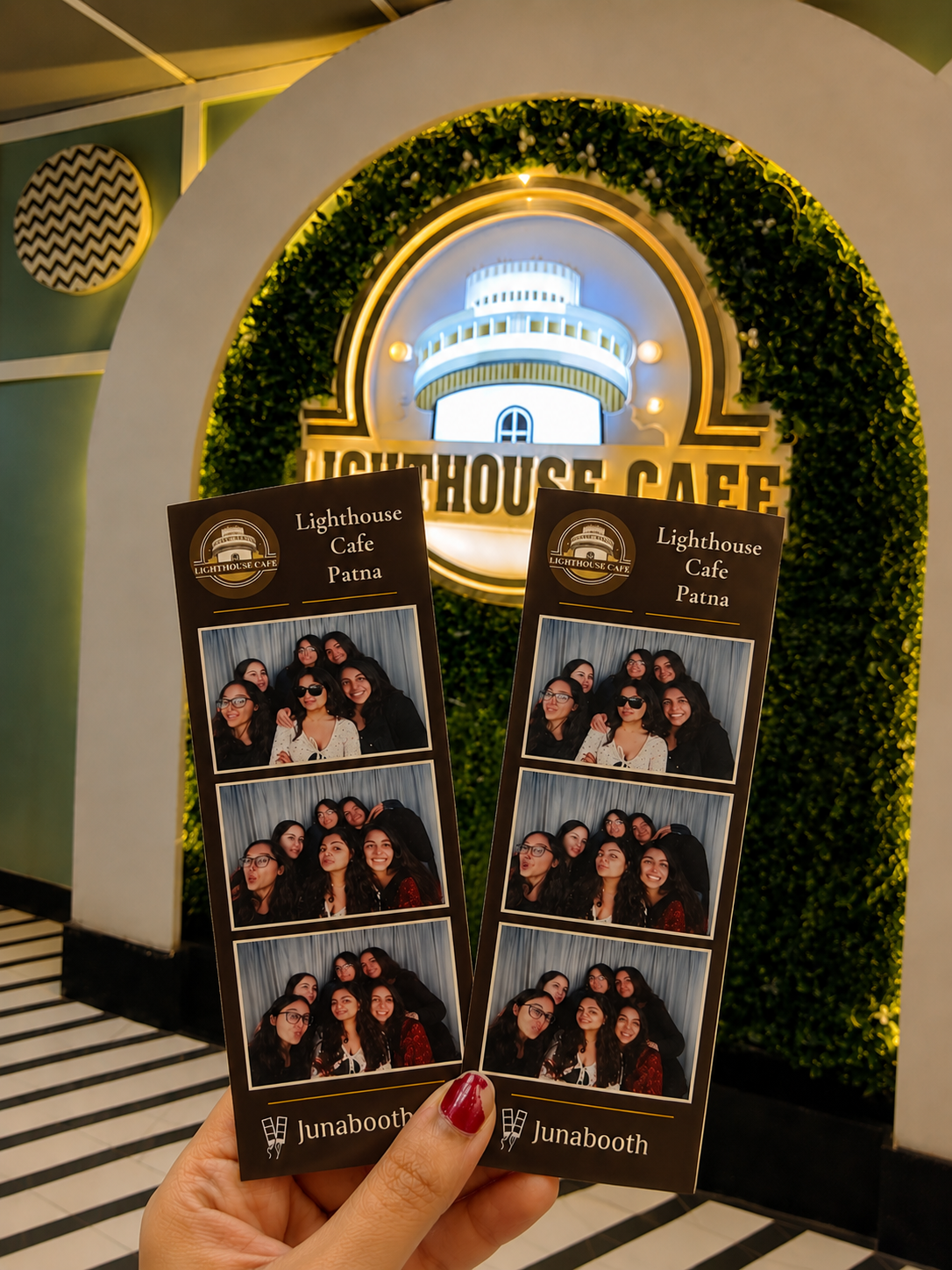 Photo strip in front of Lighthouse Cafe